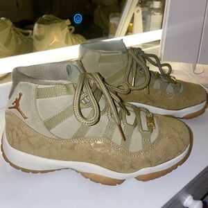 Wmns Air Jordan 11 Retro 'Olive Lux' Women’s 7.5